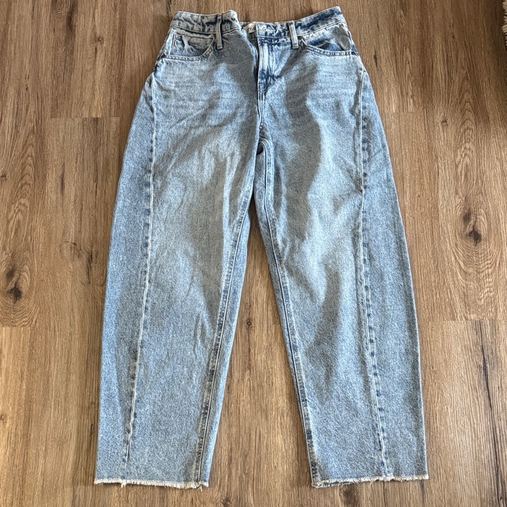 Stylish Women's City Blues Barrel Leg Jeans